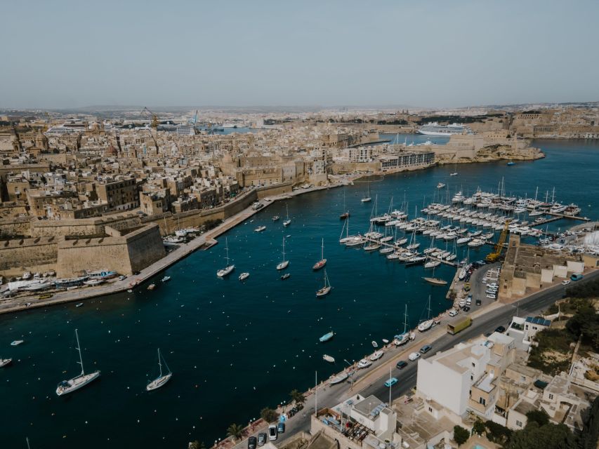 3 cities: Private Insider Walking Tour with Licensed Guide - Three Cities on foot, starting in Birgu Monument