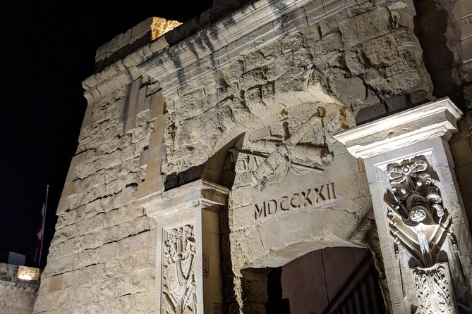 Birgu (Vittoriosa) Ghost and Crime Tour - Night views by the waterfront, and a satisfying ending