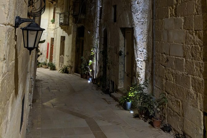 Birgu (Vittoriosa) Ghost and Crime Tour - The meeting at Café Riche, and how the tour gets you oriented