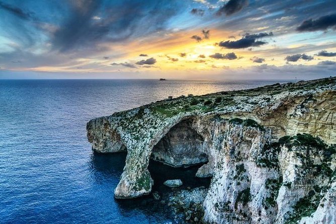 Blue Grotto and Sunday Market at Marsaxlokk Fishing Village Tour - Marsaxlokk Sunday Market: seafood, stalls, and how to shop without rushing