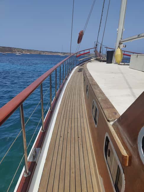 Blue lagoon, Crystal Lagoon & Comino Island & Caves - Key things that make this cruise worth your time