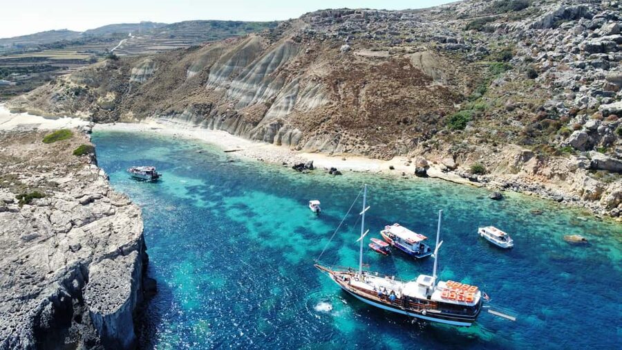 Blue lagoon, Crystal Lagoon & Comino Island & Caves - Comino caves and quick photo stops: what you get between swims