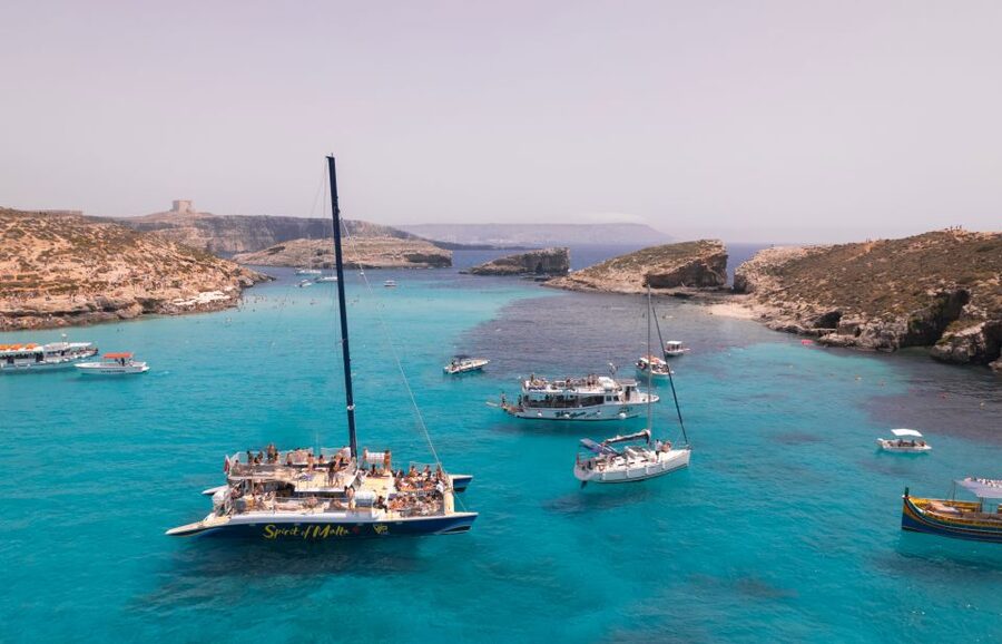 Comino: Blue Lagoon Catamaran Cruise with Lunch and Open Bar - How the catamaran cruise really works with a no-fixed-program plan