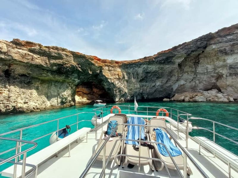 Comino Blue Lagoon & Crystal Lagoon - 3 Bay Cruise - Santa Maria caves on the way back: scenery without the pressure