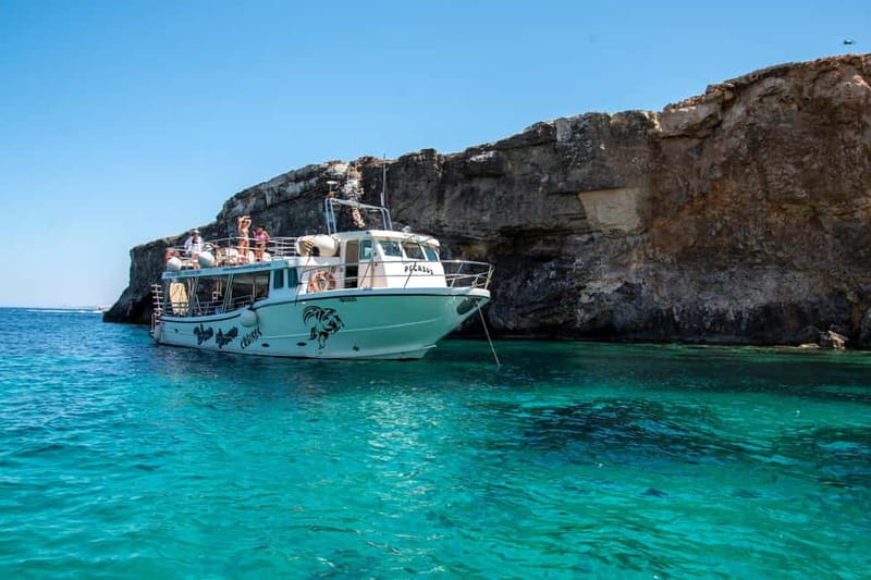 Comino Blue Lagoon & Crystal Lagoon - 3 Bay Cruise - Space and comfort: toilets, fresh showers, and a bar that actually helps
