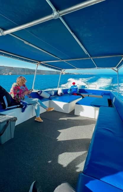 Comino & Gozo: Blue & Crystal Lagoons Cruise with Sea Caves - What the crew setup means for your comfort