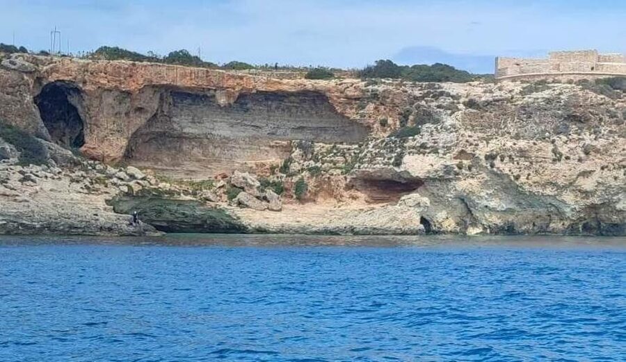 Comino: Private Boat Trips, Swimming stops and Caves Tours - Caves, Photo Stops, and Gozo Coastal Views