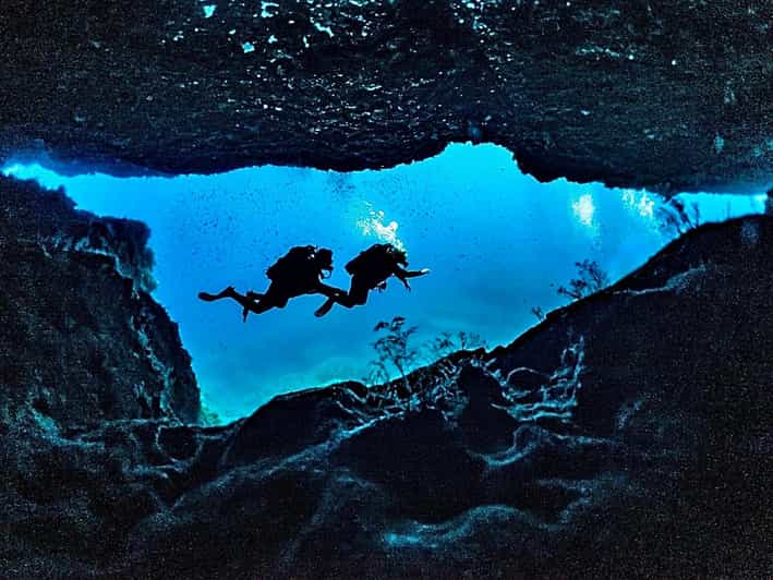 DiveSnap Underwater Sports Thrills:Lantern Point & P31 Wreck - Crystal Lagoon and the cliff-jump choices
