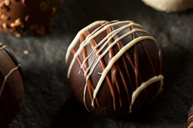 Gin and Chocolate Pairing Workshop in Malta - Gin and Chocolate Pairing in Malta, the real reason it feels good