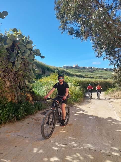 Gozo: E-Bike Guided Tour - Getting started: your guide, your bike, and how the ride stays smooth