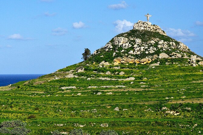 Gozo Full-Day Group Coach Tour including Lunch and Transfers - Lunch on Gozo: fixed menu, one glass of wine, and how to handle the noise