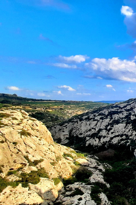 Gozo Unveiled Hiking: A Guided Hike Tour in Gozo- South East - Xatt l-Ahmar: Relax at the Seaside and Take in the Fortress Views