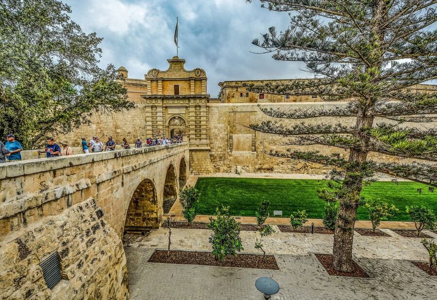 Guided Private Malta or Gozo Highlights Tour with Transfer - Starting in Valletta, then getting your bearings fast
