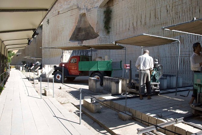 Hagar Qim temple (UNESCO), Limestone Heritage & Marsaxlokk Market guided tour - Wied iz-Zurrieq and the Blue Grotto option: how to decide on the fly