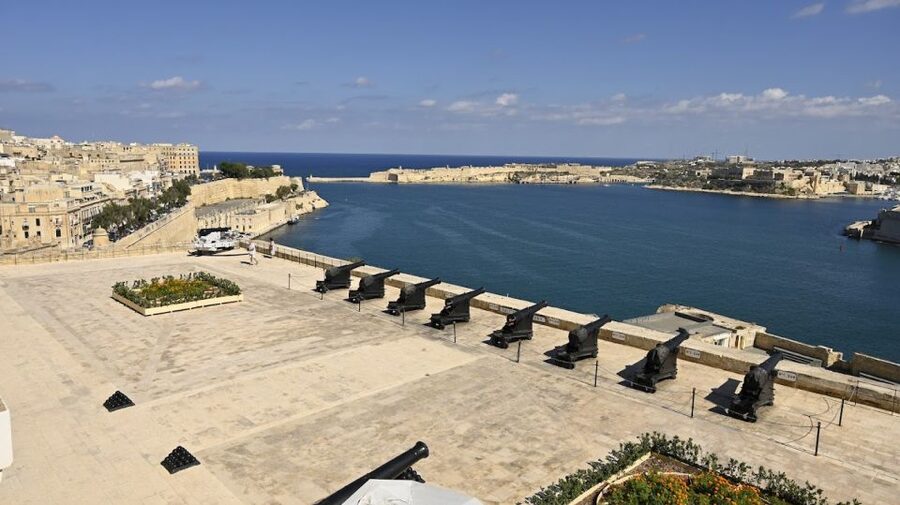 Highlights of Malta Tour:Icons and Experiences of the Island - Dingli Cliffs: big views to close the loop