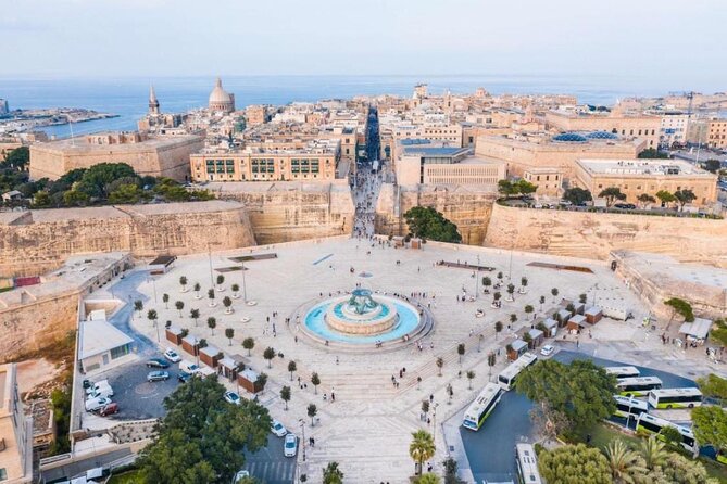 Highlights of Valletta Malta - Stop 1: Kristu Re, the monuments story opener