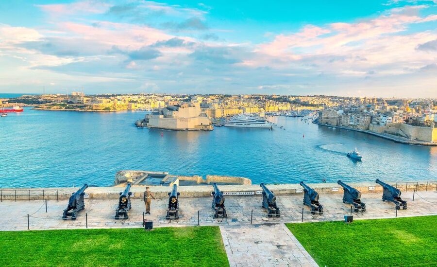Malta: 5-Day Tours Package with Gozo Island and Transfers - Gozo day trip: ferry, Victoria, Ggantija Temples, and the Citadel