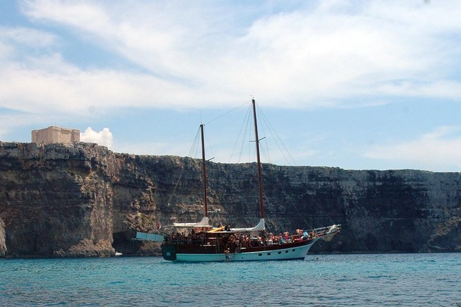Malta: Blue Lagoon & Gozo with Crystal Lagoon Sea Caves Tour - Gozo for two hours: flexible time at the port and what to do with it