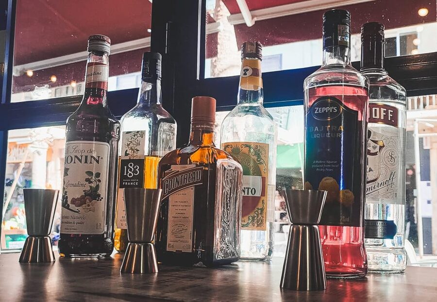 Malta: Cocktail and Chocolate Masterclass - Timing, language, and what to expect when you arrive