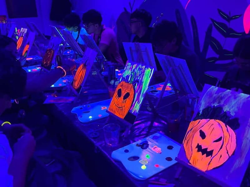 Malta: Glow-in-the-Dark Drink & Paint Experience - Entering The Art Hub Malta Studio next to Timeless Beauty Clinic