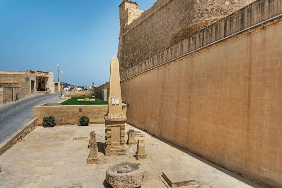 Malta: Gozo & Comino Islands, Blue Lagoon & Seacaves Tour - Crystal Lagoon: a photo cruise that still feels special