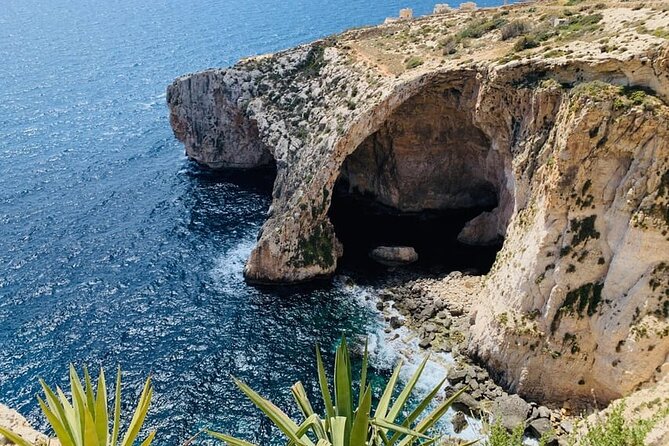 Malta Half Day Vintage Bus Tour - Siġġiewi Snack Stop: Included Food That Breaks Up the Drive
