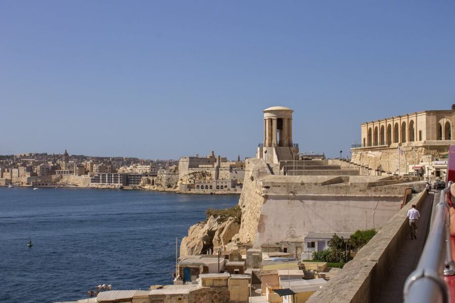 Malta: Hop-On Hop-Off Bus Tours - A one-day Malta plan that starts in Sliema