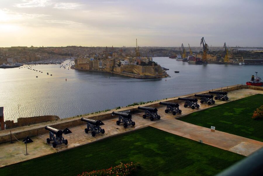 Malta: Hop-On Hop-Off Bus Tours - Audio guide headphones: how to make them work for you