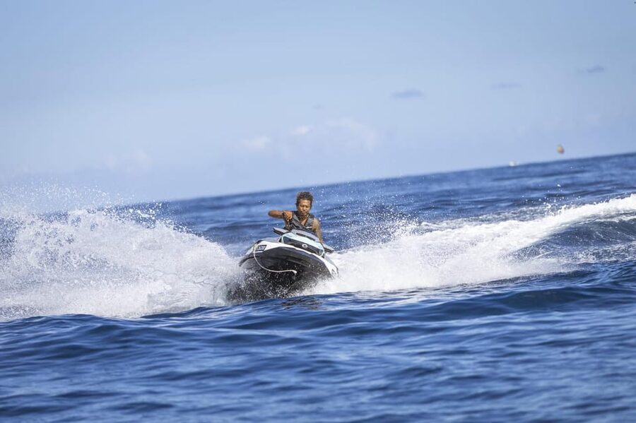 Malta: Jet Ski Safari to St. Paul's Islands or St Thomas Bay - What the Instructor Really Does (And Why You Feel Safer)