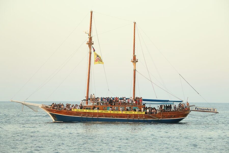 Malta: Lazy Pirate Boat Party with Drinks & Food - Sunset cruise along Malta at night, when the DJ takes over