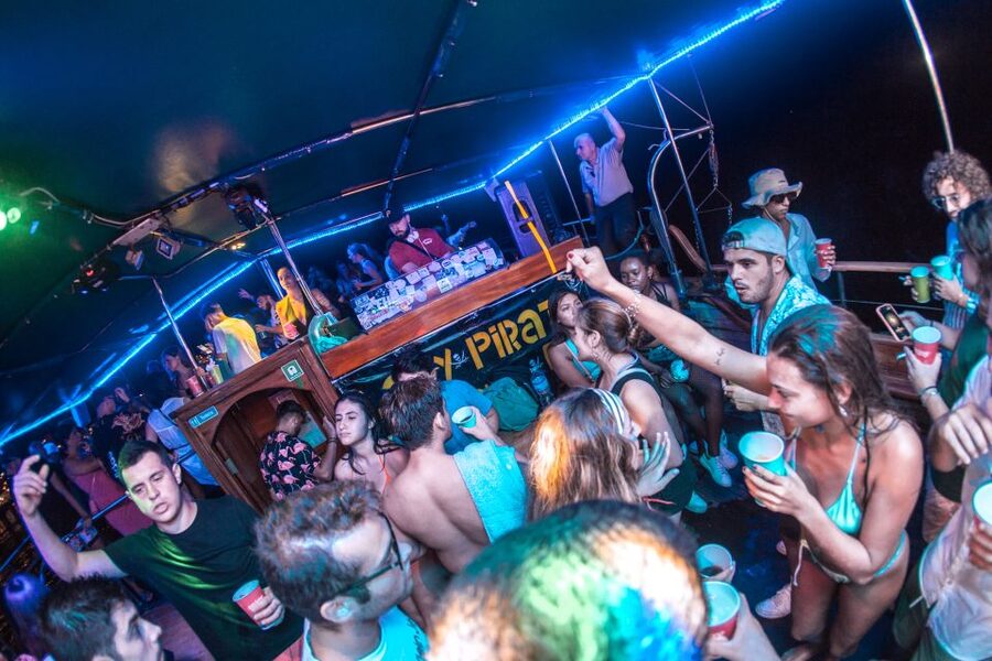 Malta: Lazy Pirate Boat Party with Drinks & Food - The moonlight swim stop at the anchor point, how to make it worth it
