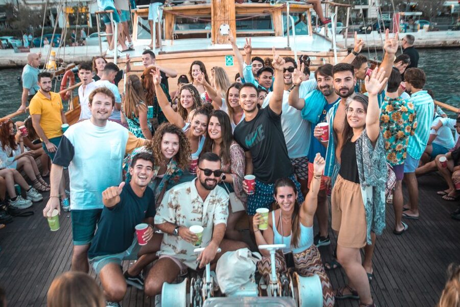 Malta: Lazy Pirate Boat Party with Drinks & Food - Getting to Sliema Ferries and finding the meet point