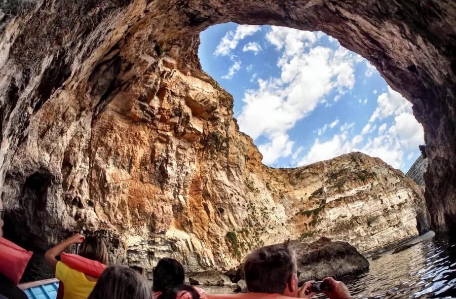 Malta: Prehistoric Temples, Limestone Heritage & Blue Grotto - Guides, Pickup, and Bus Reality: What Helps and What Can Frustrate