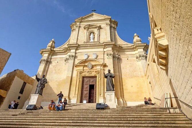 Malta Private Day Tours - Marsaxlokk for fish and atmosphere: eat local without the scramble