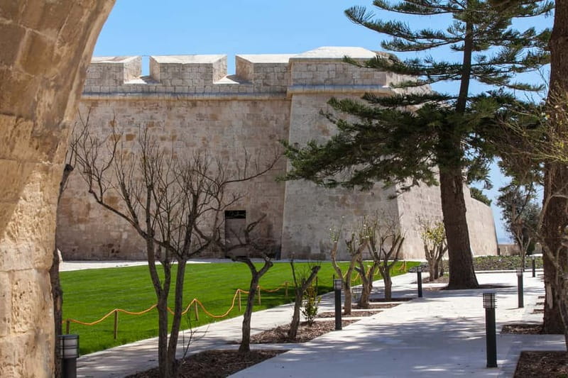 Malta: Private Full-Day Sightseeing Tour - Logistics that matter: pickup, timing, shoes, and sun