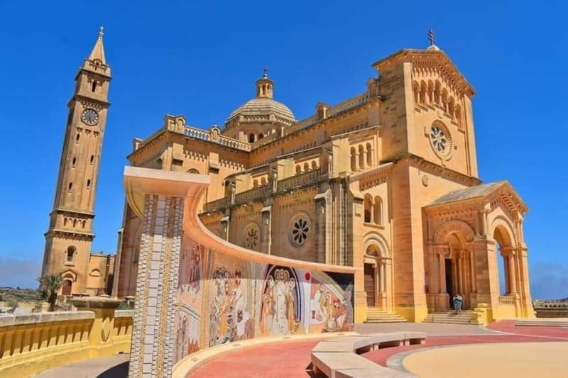 Malta: Private Jeep Tour of Gozo + Driver, Transfers & Lunch - How the transfers shape your day