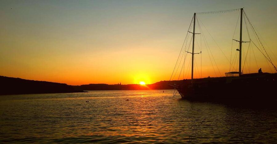 Malta: Private Sunset Boat Trip to Comino and Blue Lagoon - Key highlights you’ll actually feel