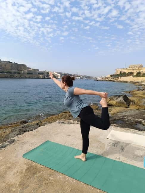 Malta: Private Yoga class close the Sea - How the 1.5-Hour Vinyasa Session Flows
