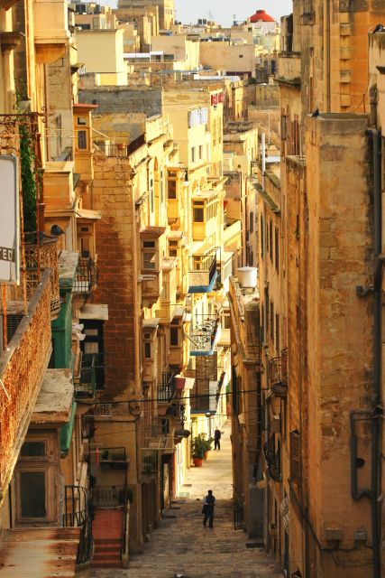 Malta’s 3 Cities Tour & Wine Tasting - The part you actually walk: Vittoriosa’s shaded lanes and harbor mindset