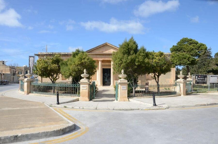 Malta: Tuk Tuk Tour around Rabat, Dingli and Mdina - Meeting Next to Domus Romana: Starting With Roman Ground Under Your Feet