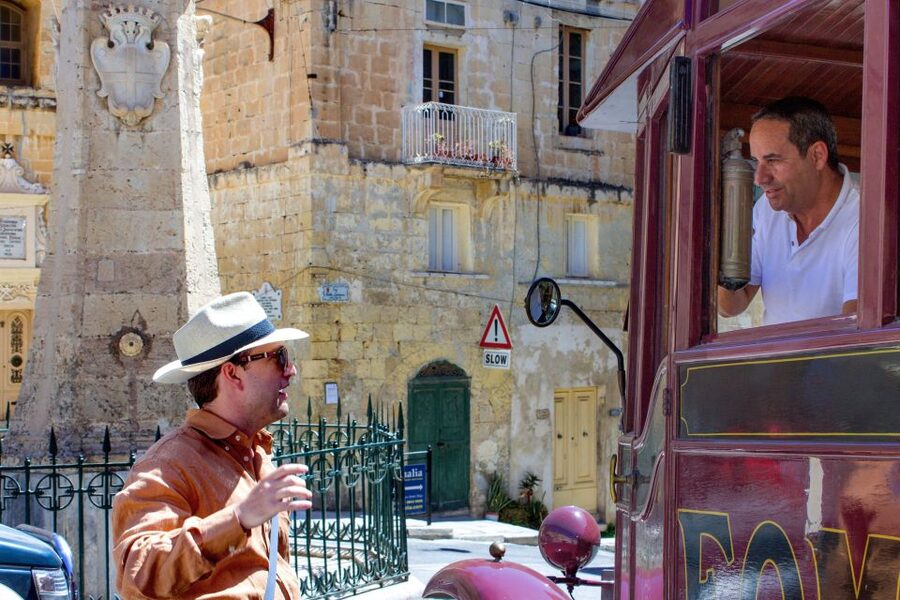 Malta: Vintage Bus Ride through the Three Cities - Entering the Three Cities by vintage bus