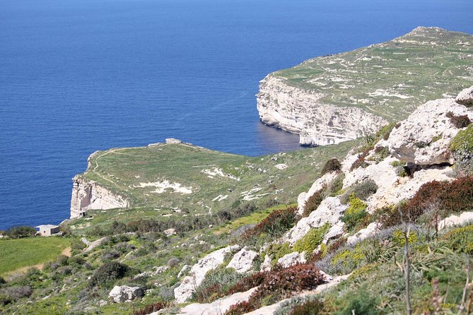 Mdina, Dingli cliffs and San Anton Gardens guided tour - Getting there: pickup, private vehicle comfort, and timing reality
