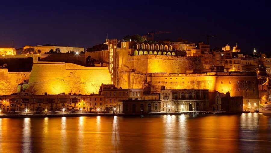 Mdina: Valletta Waterfront Area, Mdina, and Rabat Night Tour - Which guide style works best for you