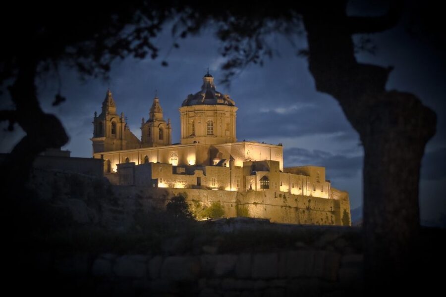 Mdina: Valletta Waterfront Area, Mdina, and Rabat Night Tour - Mdina, the Silent City at nighttime glow