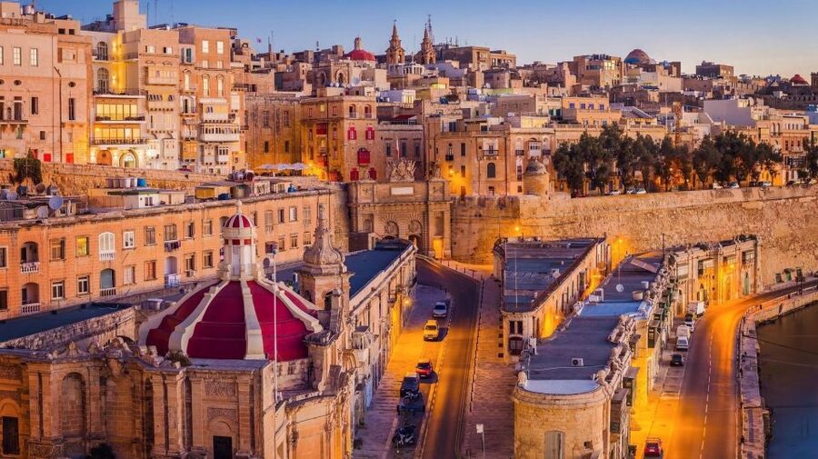 Mdina: Valletta Waterfront Area, Mdina, and Rabat Night Tour - Walking time, comfort needs, and where hills show up