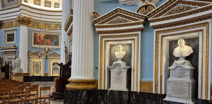 Mosta: Official Rotunda, WWII Shelter, and Buffet Meal Tour - WWII in Mosta, exploring the underground shelter