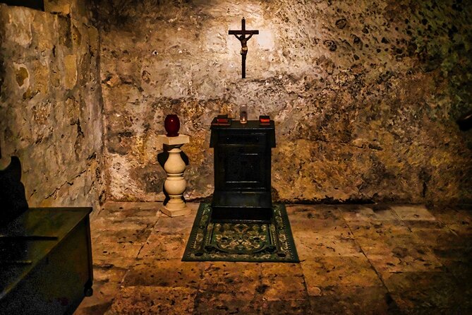 Mysteries in a Valletta Monastery - Guided Tour - From the meeting point to the cloister: timing that keeps it stress-free