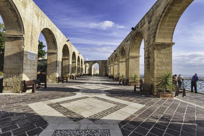 Private 4-hour Walking Tour of Valletta with official tour guide - Price and logistics: what you should understand up front