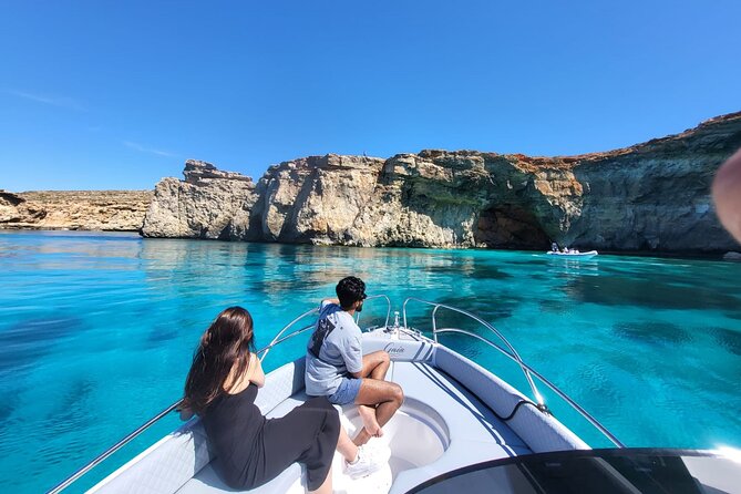 Private Boat Tour at Comino's Blue Lagoon and Crystal Lagoon - Popeye Cave (L-Ghar ta’ Bla Saqaf): sunlight you can see fast