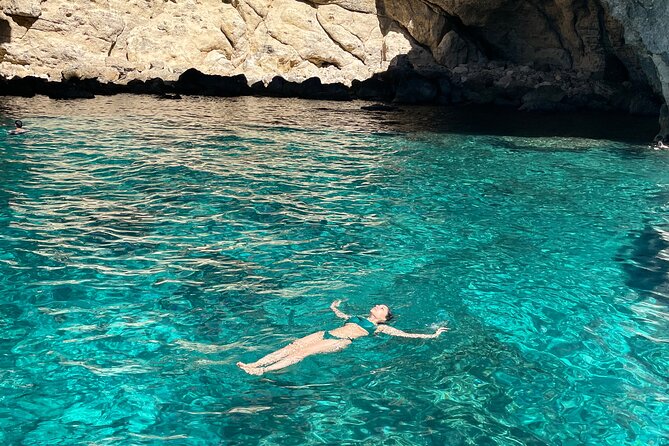 Private Boat Tour Malta: Blue Lagoon, Comino, Gozo, & Sea Caves - Getting to the boat and planning your day without stress